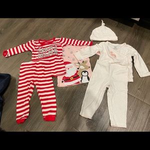 4/$20 Carter’s Set of 2 pajamas 12M